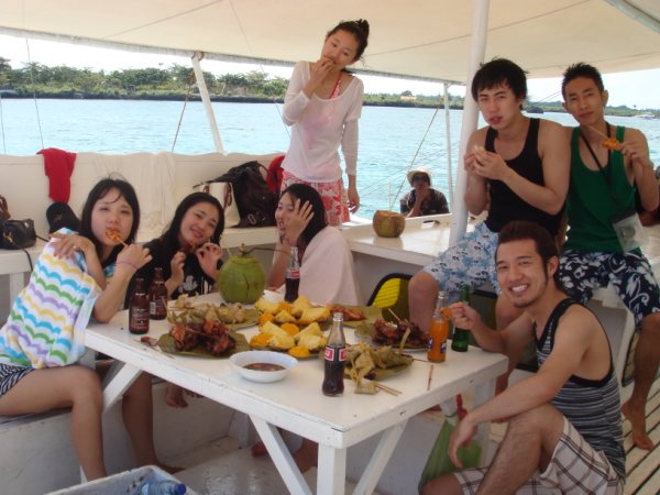 �t�B���s�����w�bLIFE CEBU�̌��k