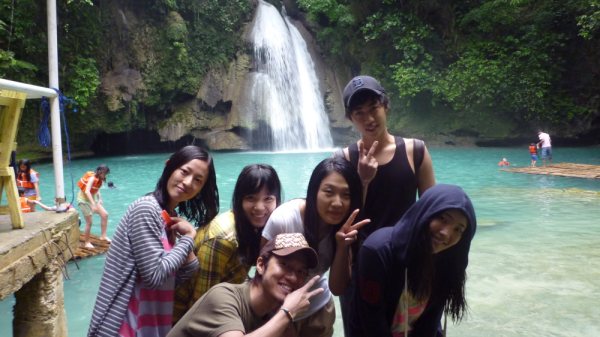 �t�B���s�����w�bLIFE CEBU�̌��k